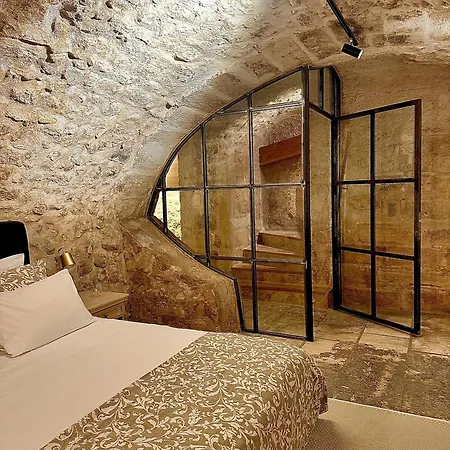 Le Spacieux - Un Voyage En Provence- De Lancement Aix-en-Provence